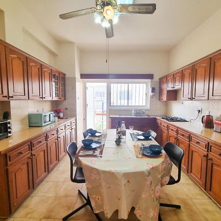 Luxury City Rooms Larnaca Esterno foto