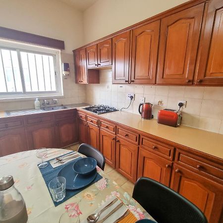 Luxury City Rooms Larnaca Esterno foto